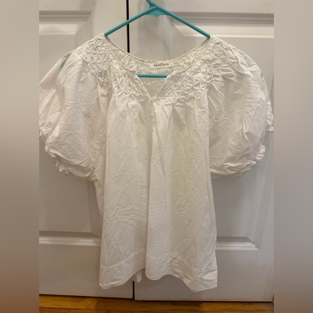 Neuflora White Puff Sleeve Top